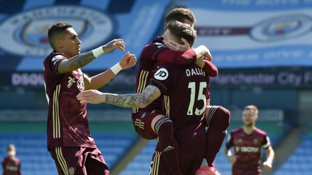  曼联战平利兹联，B费染红引发争议  