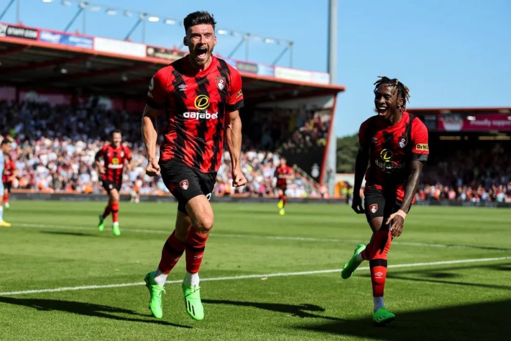  利物浦大胜伯恩茅斯加克波完美首秀惊艳  